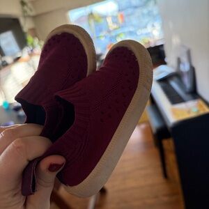 Jan & Jul knit slip-ons in burgundy